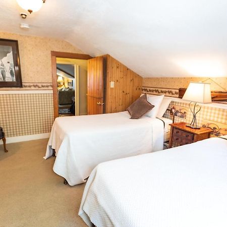 Waybury Inn East Middlebury Екстер'єр фото